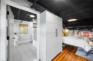 1 W 5th St, Winston-Salem, NC 27101 - Photo 32