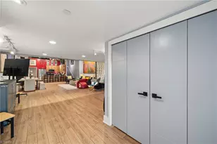 1 W 5th St, Winston-Salem, NC 27101 - Photo 24