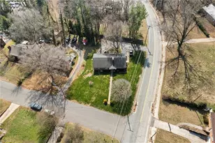 1734 Lancelot Ln, Winston-Salem, NC 27103 - Photo 12