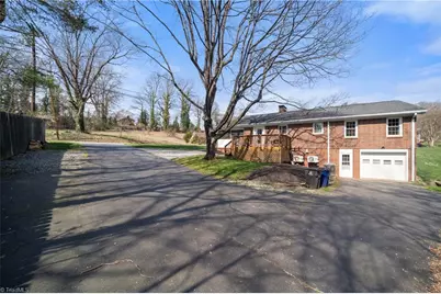 1734 Lancelot Lane, Winston-Salem, NC 27103 - Photo 32