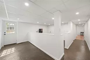 1734 Lancelot Ln, Winston-Salem, NC 27103 - Photo 8