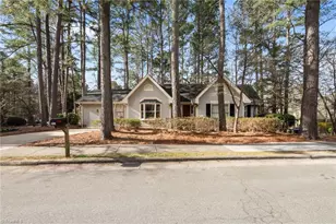 101 Beechwood Dr, Carrboro, NC 27510 - Photo 1