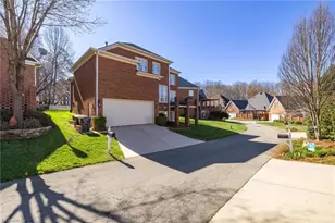 19 Thimbleberry Square, Greensboro, NC 27455 - Photo 32