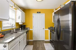 11 Stoney Point Ct, Thomasville, NC 27360 - Photo 10