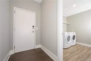 400 W 4th St, Winston-Salem, NC 27101 - Photo 30