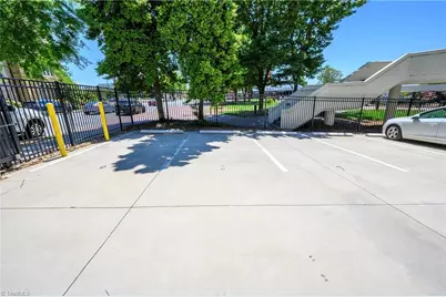 400 W 4th Street #504, Winston-Salem, NC 27101 - Photo 40