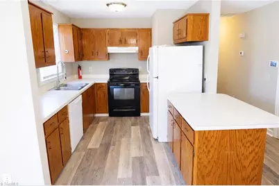 3515 Fiesta Drive, Greensboro, NC 27406 - Photo 10