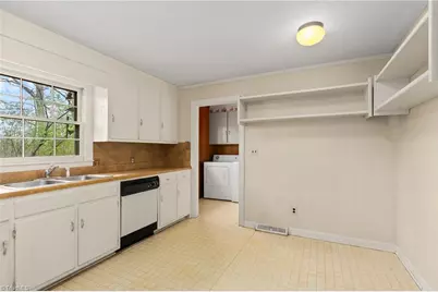 1603 Seven Oaks Place, High Point, NC 27265 - Photo 14