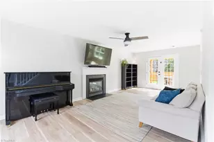 612 Spring Leaf Ct, Greensboro, NC 27455 - Photo 4