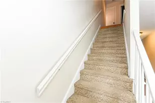 915 Shelby Dr, Greensboro, NC 27409 - Photo 14