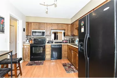 915 Shelby Drive #E, Greensboro, NC 27409 - Photo 4