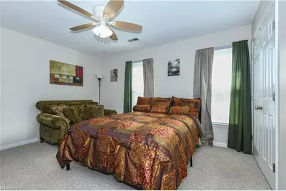 915 Shelby Drive #E, Greensboro, NC 27409 - Photo 18