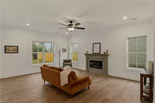 824 Vandar Dr, Winston-Salem, NC 27106 - Photo 2