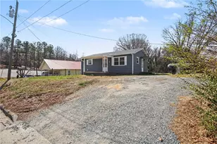 321 Loach St, Asheboro, NC 27203 - Photo 2