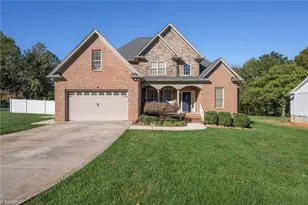 138 S Madera Dr, Mocksville, NC 27028 - Photo 4