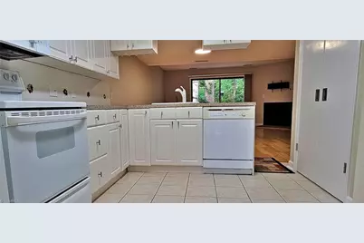 203 Lamplighter Circle, Winston-Salem, NC 27104 - Photo 8