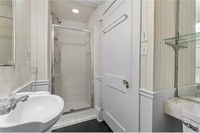 708 E Lake Drive, Greensboro, NC 27401 - Photo 16