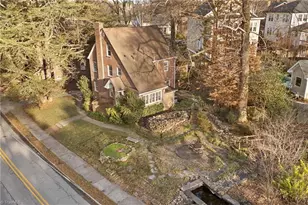 708 E Lake Dr, Greensboro, NC 27401 - Photo 32