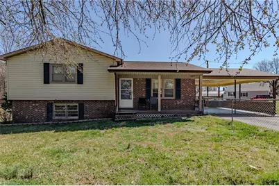 636 Hamburg Street, Mount Airy, NC 27030 - Photo 2