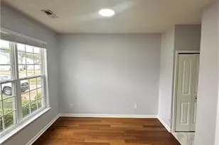 3819 Raintree Dr, Greensboro, NC 27407 - Photo 8