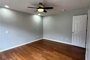 3819 Raintree Dr, Greensboro, NC 27407 - Photo 16