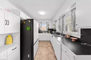 724 E Main St, Seagrove, NC 27341 - Photo 8