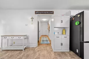 724 E Main St, Seagrove, NC 27341 - Photo 4