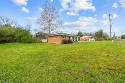 724 E Main Street, Seagrove, NC 27341 - Photo 20