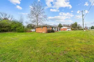 724 E Main St, Seagrove, NC 27341 - Photo 20