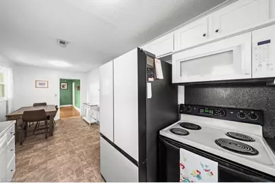 724 E Main Street, Seagrove, NC 27341 - Photo 10