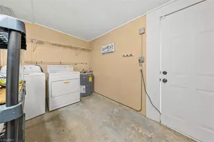 724 E Main St, Seagrove, NC 27341 - Photo 18