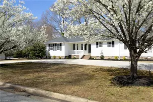 1312 Greenwood Terrace, Burlington, NC 27215 - Photo 2