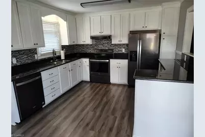 127 Miller Street, Mount Airy, NC 27030 - Photo 2