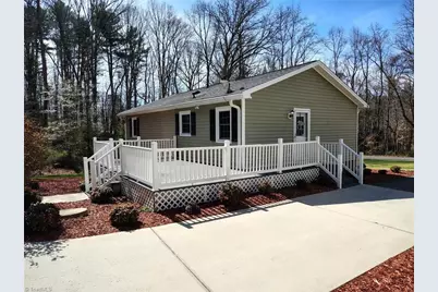 127 Miller Street, Mount Airy, NC 27030 - Photo 6