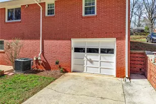 1633 Pembroke Ave, Winston-Salem, NC 27103 - Photo 10