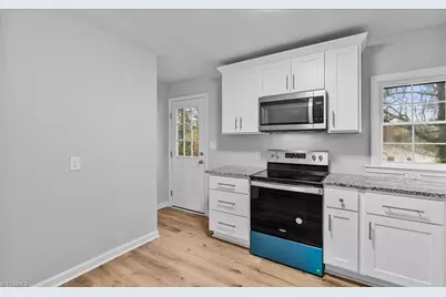 1502 Summit Avenue, Greensboro, NC 27405 - Photo 14