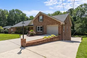 1926 Downing Dr, Burlington, NC 27215 - Photo 1