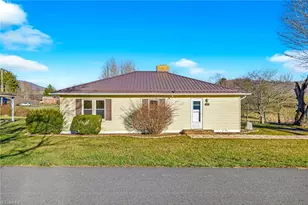 186 King St, West Jefferson, NC 28694 - Photo 4