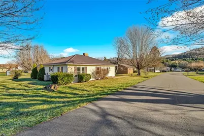 186 King Street, West Jefferson, NC 28694 - Photo 2