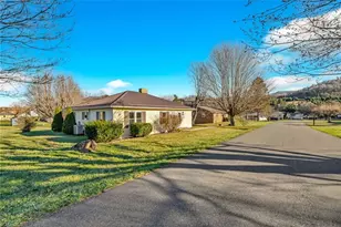 186 King St, West Jefferson, NC 28694 - Photo 2