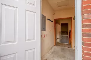 27 Fountain Manor Dr, Greensboro, NC 27405 - Photo 14