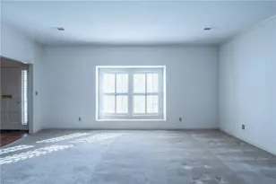 27 Fountain Manor Dr, Greensboro, NC 27405 - Photo 6