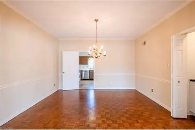27 Fountain Manor Drive, Greensboro, NC 27405 - Photo 8