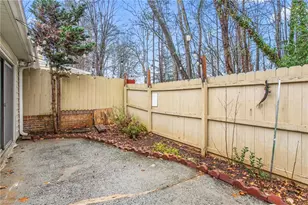 2662 Cottage Pl, Greensboro, NC 27455 - Photo 16