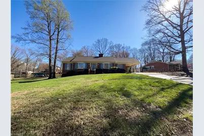 707 Willowmoore Avenue, Thomasville, NC 27360 - Photo 1