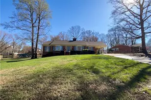 707 Willowmoore Ave, Thomasville, NC 27360 - Photo 1