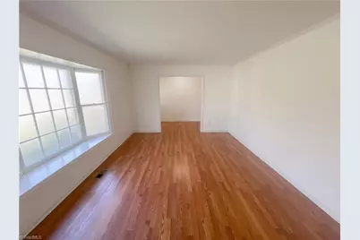 707 Willowmoore Avenue, Thomasville, NC 27360 - Photo 8
