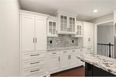 4900 Forest Oaks Drive, Greensboro, NC 27406 - Photo 12