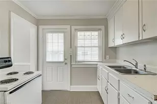 210 Lawrence St, Greensboro, NC 27406 - Photo 12