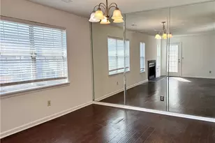 812 Ashebrook Dr, Greensboro, NC 27409 - Photo 6